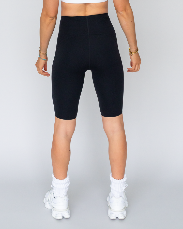 Performance Laser Cut Long Shorts (seamless)