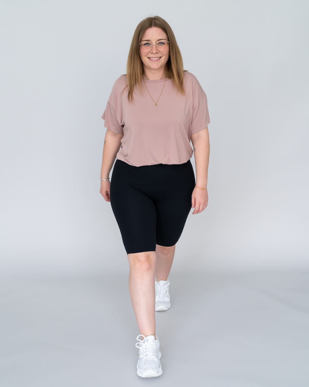 Performance Laser Cut Long Shorts (seamless)