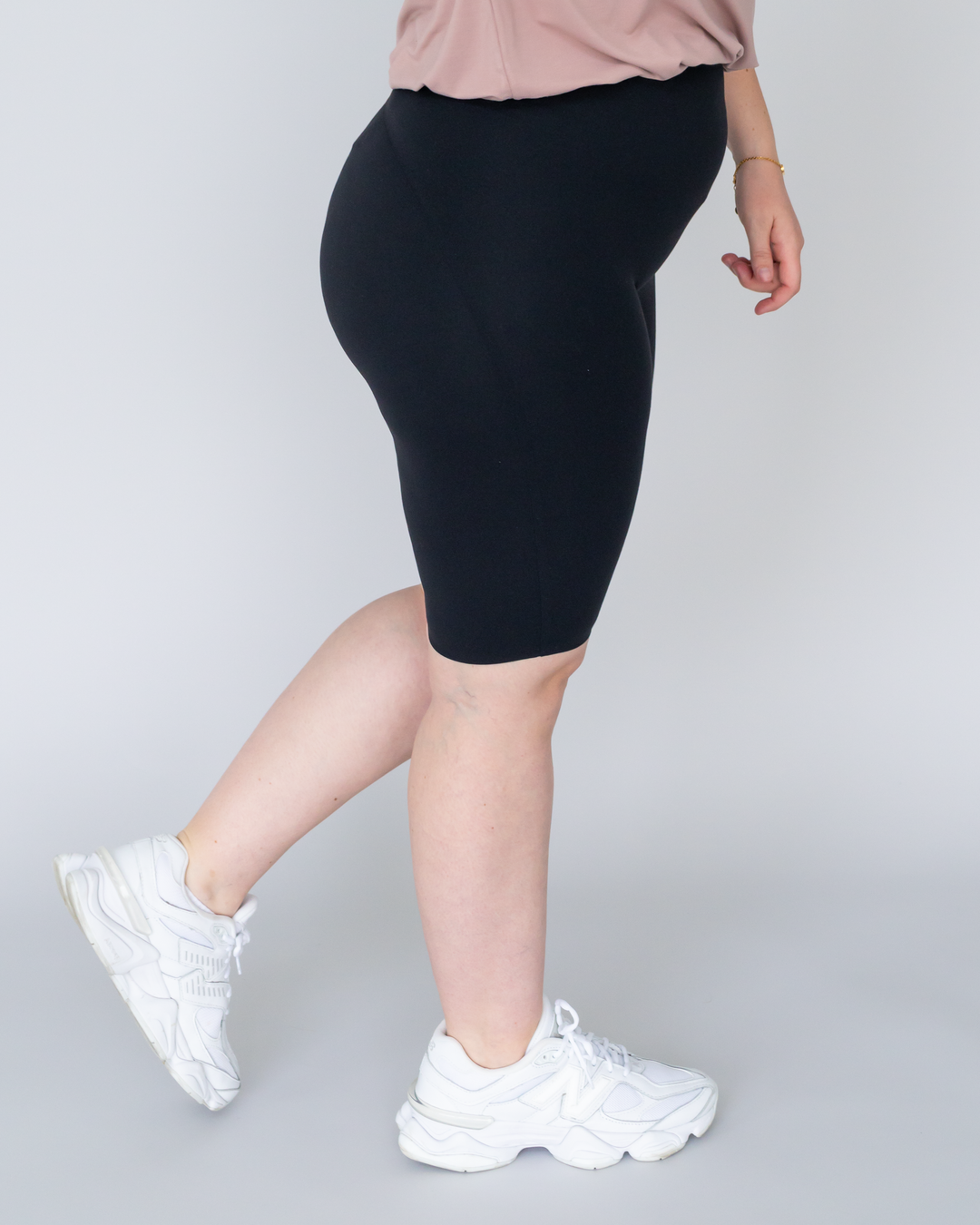 Performance Laser Cut Long Shorts (seamless)