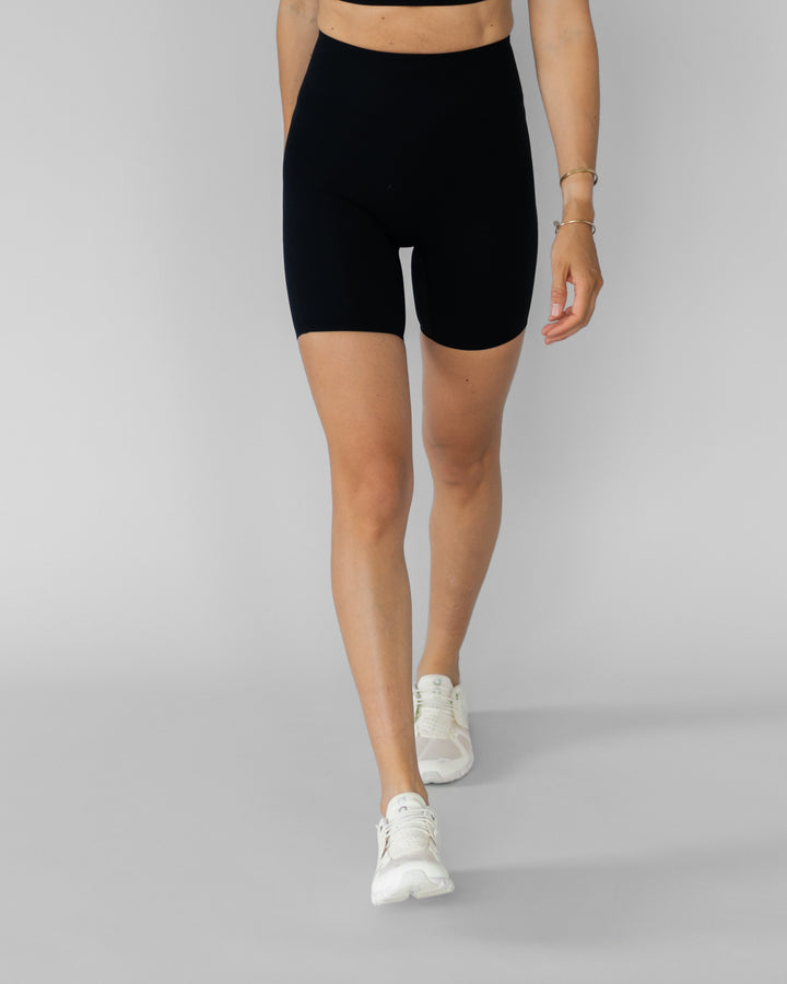 Performance Laser Cut Shorts (seamless)