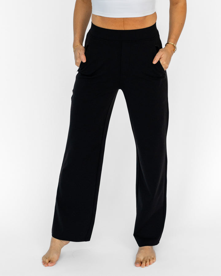 Hose Alexa (Alexis in Langversion)