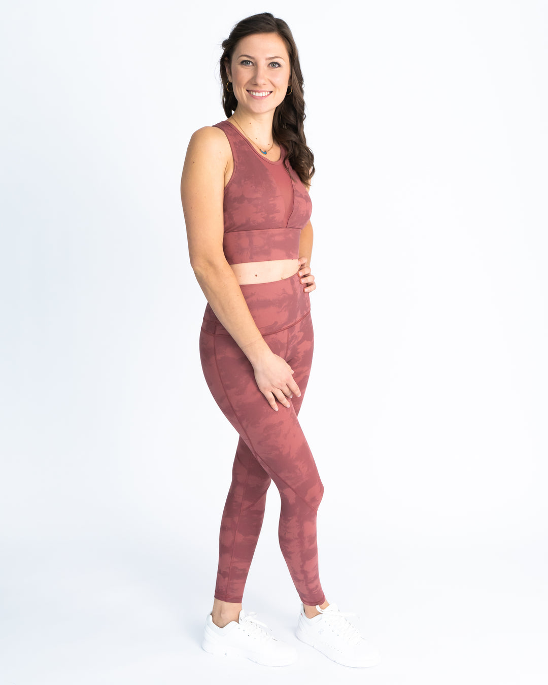 Sportleggings "Maggy" rot Hand in Hüfte