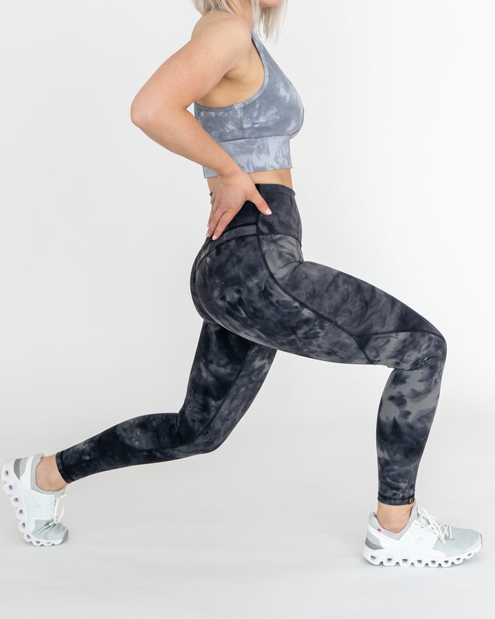 Sportleggings "Maggy" schwarz-grau Ausfallschrittseite