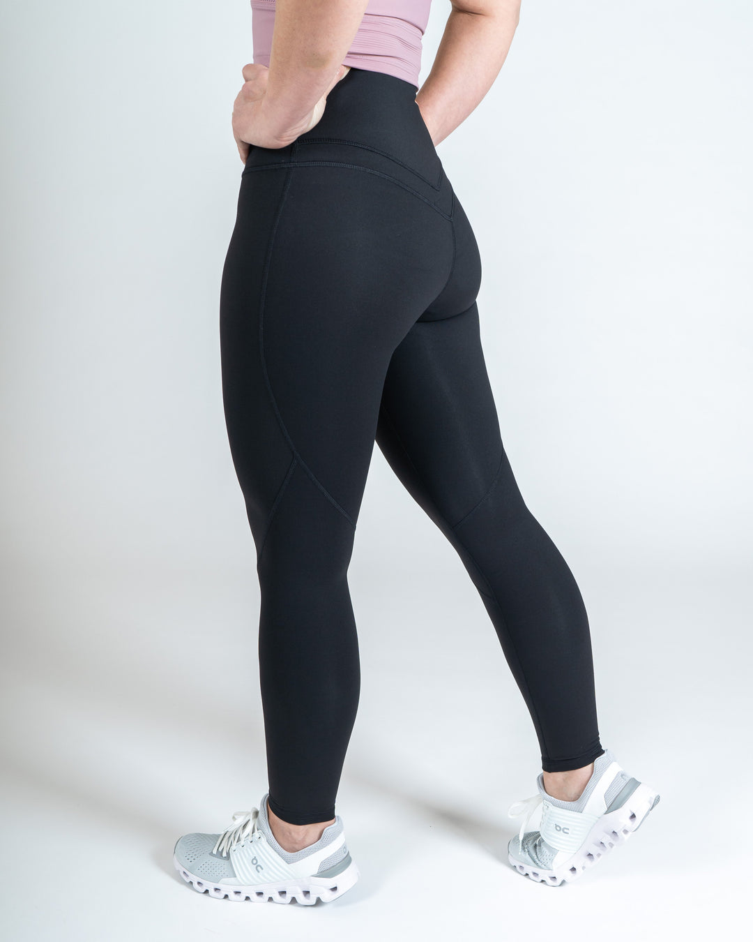 Sportleggings "Maggy" schwarz hinten Schritt