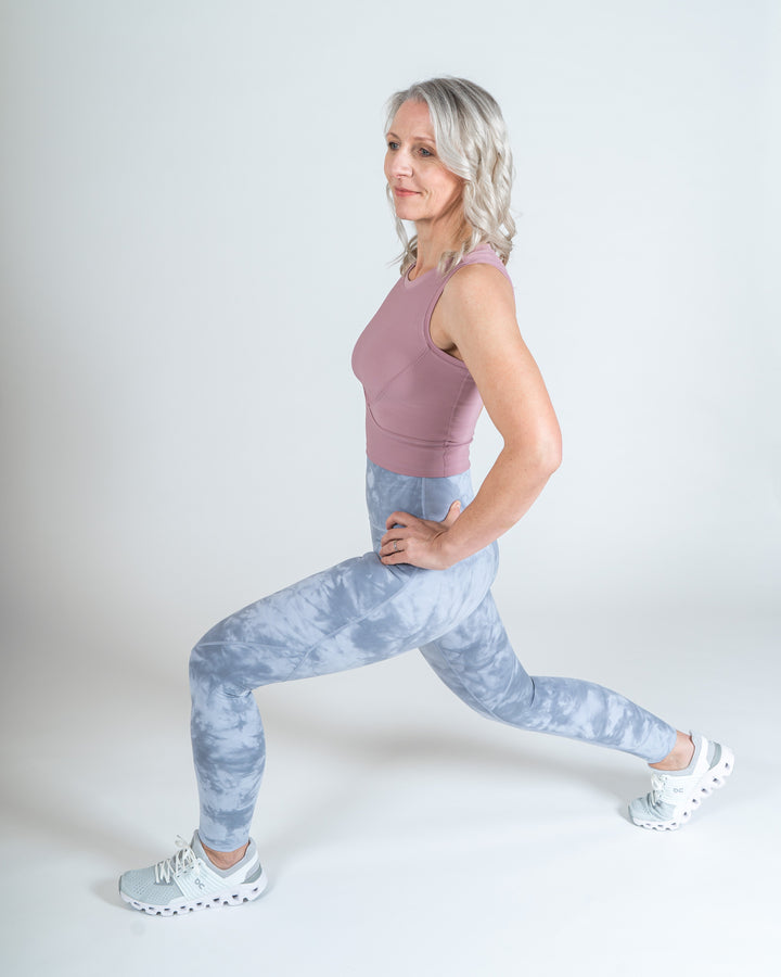 Sportleggings "Maggy" hellblau Ausfallschritt